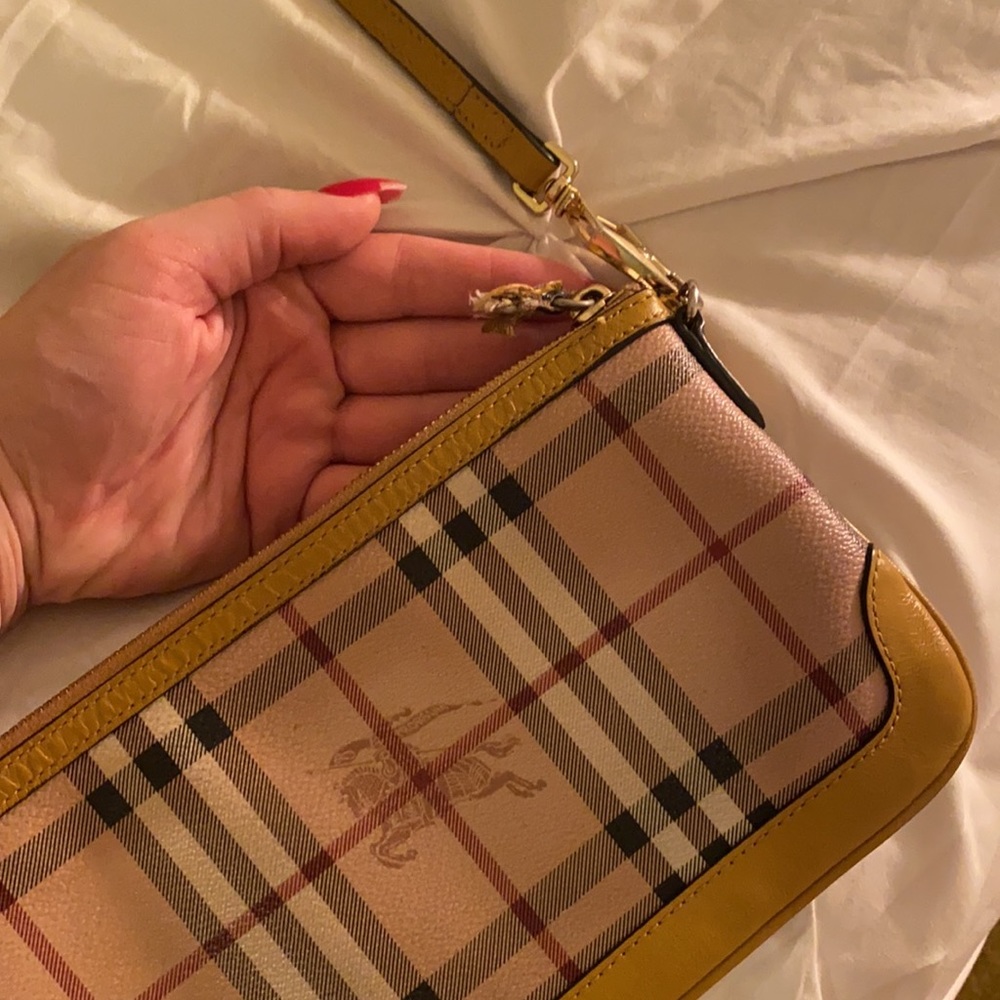 Burberry crossbody— ITEM NOT SOLD—
